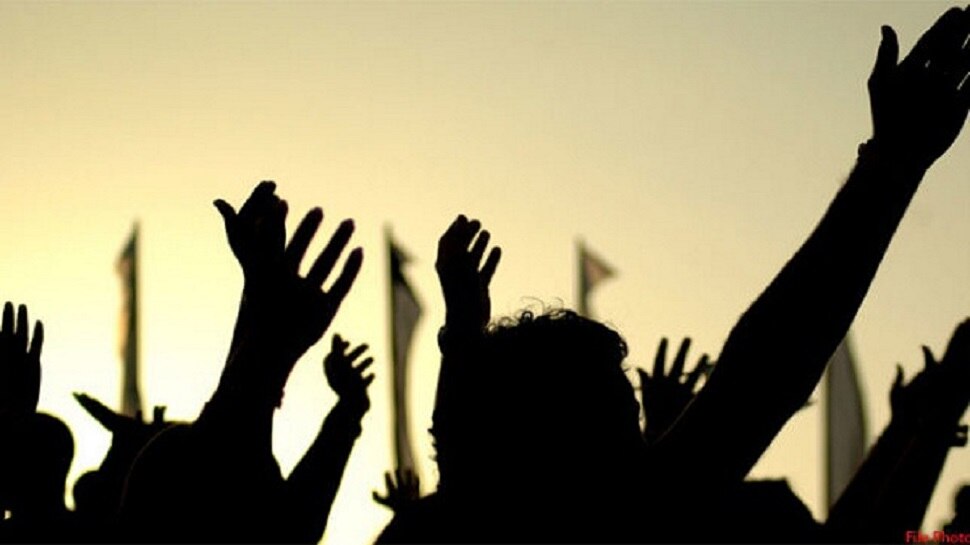 नालंदा: अनिश्चितकालीन आमरण अनशन पर बैठे कार्यपालक सहायक, प्रशासन पर साधा निशाना