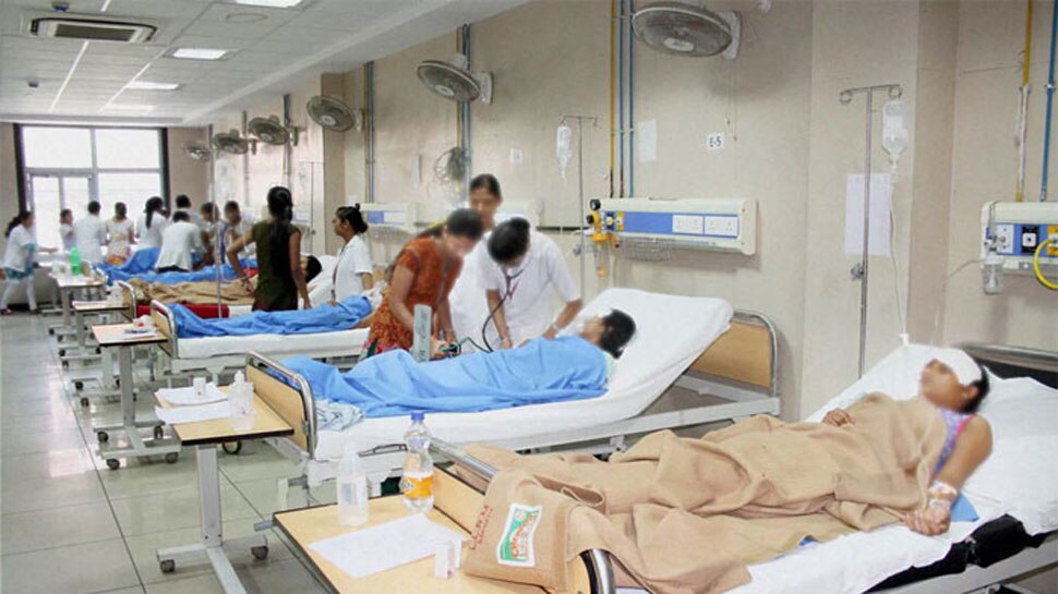 मिडिल क्लास को तोहफा, सस्ते प्रीमियम में मिलेगी आयुष्मान भारत की तरह हेल्थकेयर स्कीम!