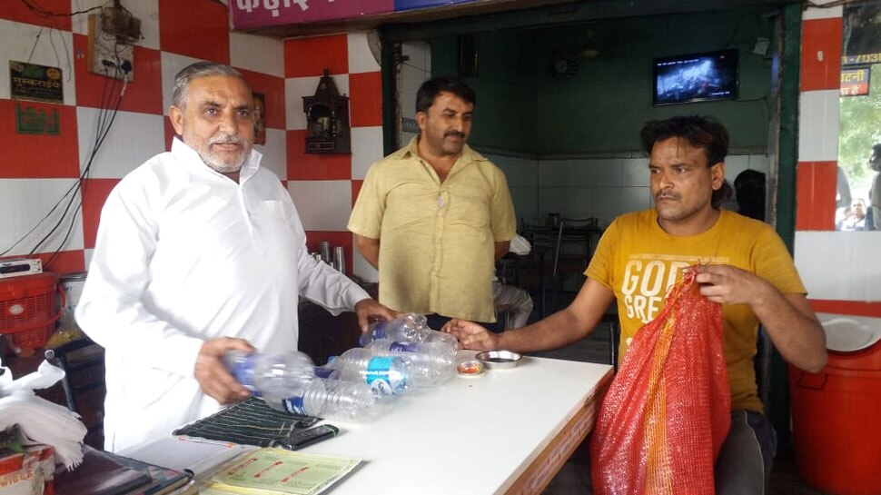 हिसार में अनोखी मुहिम: 20 खाली प्लास्टिक की बोतल दो भोजनालय पर खाना खाओ