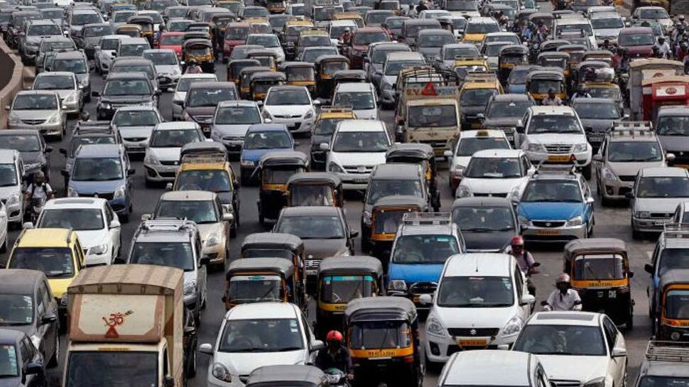 मुंबई में हर किलोमीटर पर 510 गाड़ियां, कारों के जमघट से सफर मुश्किल!