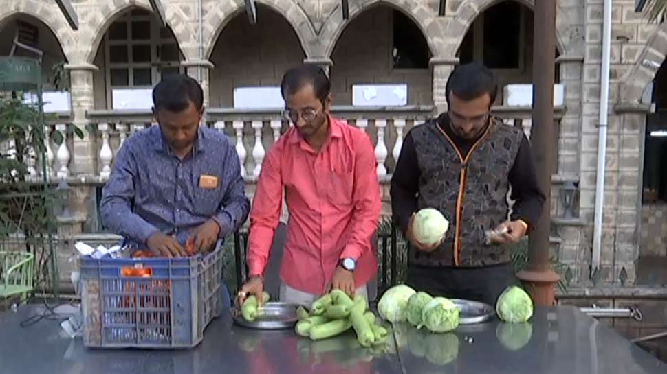 गुजरात: बेटियों की शादी में इस तरह मदद कर रहा युवाओं का यह ग्रुप, शुरू किया अनोखा प्रयोग