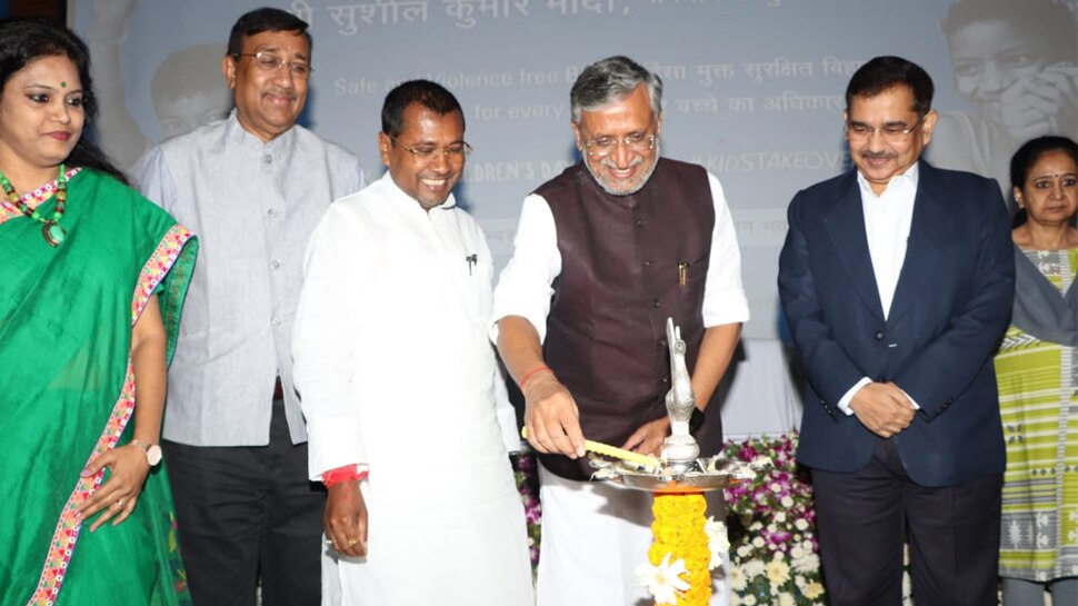 बच्चों की देखरेख में मां ही नहीं, पिता की भी होती है महत्वपूर्ण भूमिका: सुशील मोदी
