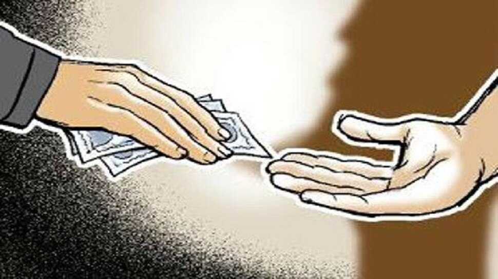 गुमला: ACB के हत्थे चढ़ी महिला अधिकारी, रंगे हाथ रिश्वत लेते हुई गिरफ्तार