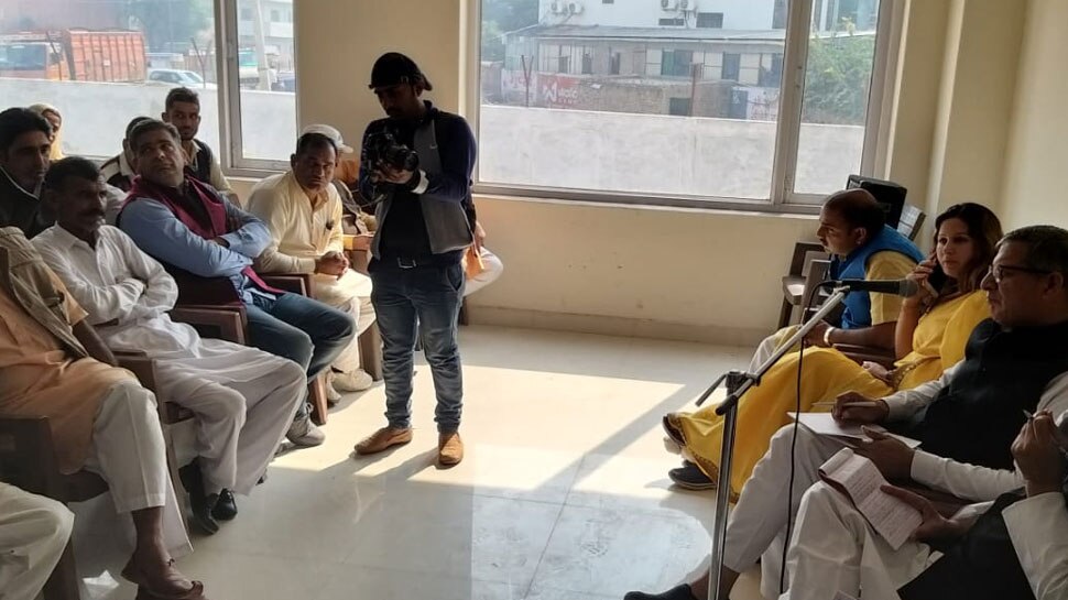 हरियाणा: चुनाव में मिली हार पर मंथन कर रही बीजेपी, टिकटॉक स्टार भी फीडबैक देने पहुंचीं