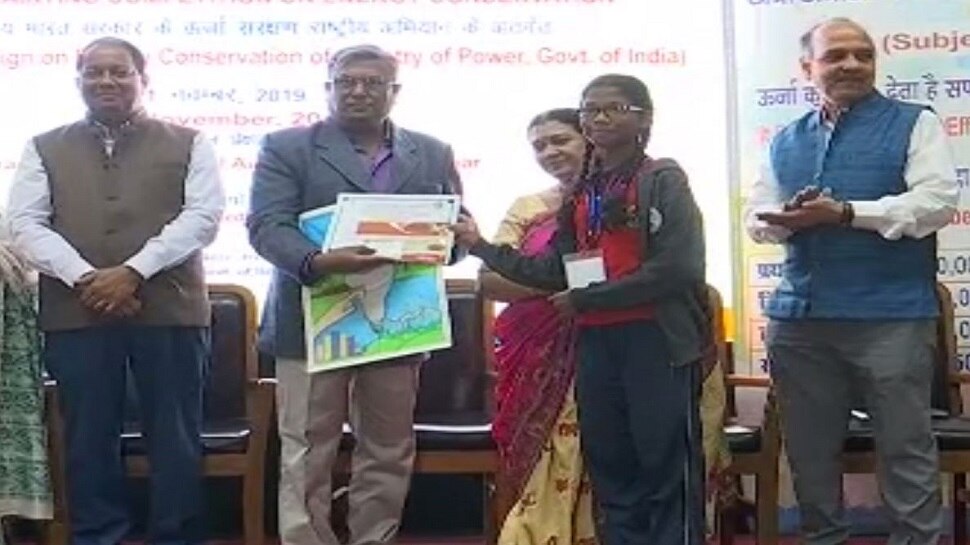 पटना: छात्र-छात्राओं ने बिजली बचाने का दिया संदेश, पेंटिंग के जरिए बताए उपाय