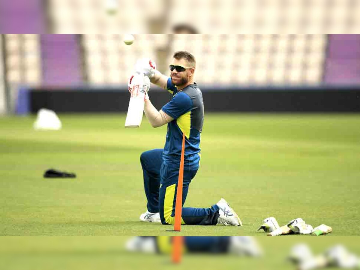 डेविड वॉर्नर ने टेस्ट करियर का 22वां शतक लगाया. वे 265 गेंदों का सामना करने के बाद भी नाबाद हैं. (फोटो: PTI)  