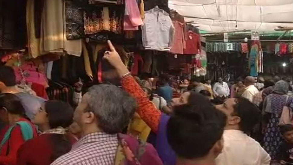 पटना: ठंड आते ही बाजारों में बढ़ी ऊनी कपड़ों की रौनक, लहासा मार्केट में लोगों की भीड़