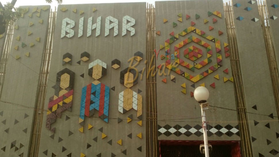 व्यापार मेला: बिहार पवेलियन में बु़द्ध की प्रतिमा का दिख रहा क्रेज, जमकर हो रही खरीददारी