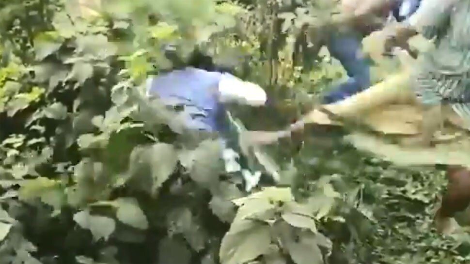 VIDEO: बंगाल उपचुनाव के दौरान बवाल, TMC कार्यकर्ताओं पर BJP प्रत्याशी की पिटाई का आरोप