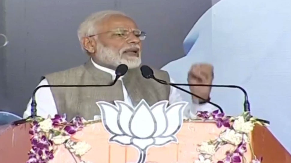 झारखंड चुनाव: PM मोदी ने कहा- कांग्रेस ने राजनीति के लिए नक्सलियों का इस्तेमाल किया