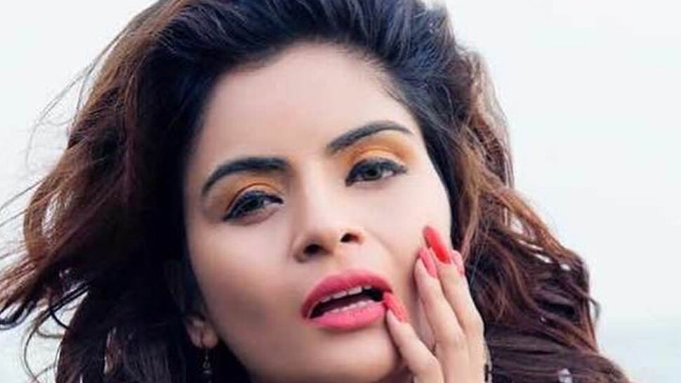 शूटिंग के दौरान बेहोश होकर गिरीं एक्ट्रेस गहना वशिष्ठ को हुई ये बीमारी