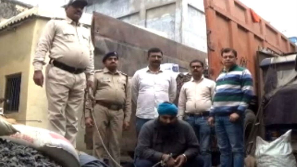 बिहार: एक करोड़ की विदेशी शराब की जब्त, दो ट्रक और कार में हो रही थी तस्करी