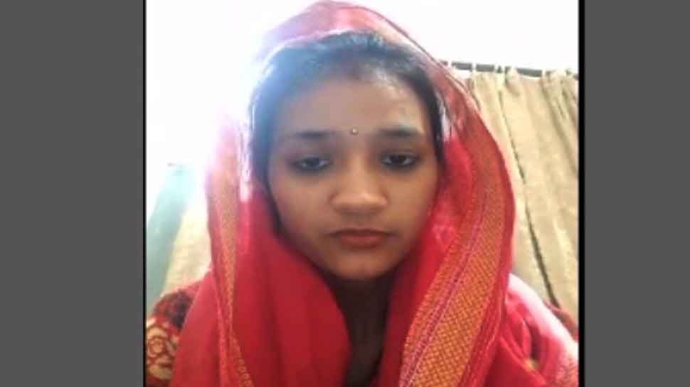 बागपत: युवती ने वीडियो जारी कर परिजनों और पुलिस पर लगाए प्रताड़ना के आरोप बागपत: युवती ने वीडियो जारी कर परिजनों और पुलिस पर लगाए प्रताड़ना के आरोप