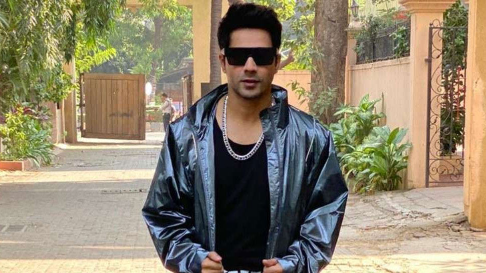 'Coolie No.1 के सेट पर स्टंट के दौरान कार में फंसे वरुण धवन, हादसे में ऐसे बची जान! 'Coolie No.1 के सेट पर स्टंट के दौरान कार में फंसे वरुण धवन, हादसे में ऐसे बची जान!