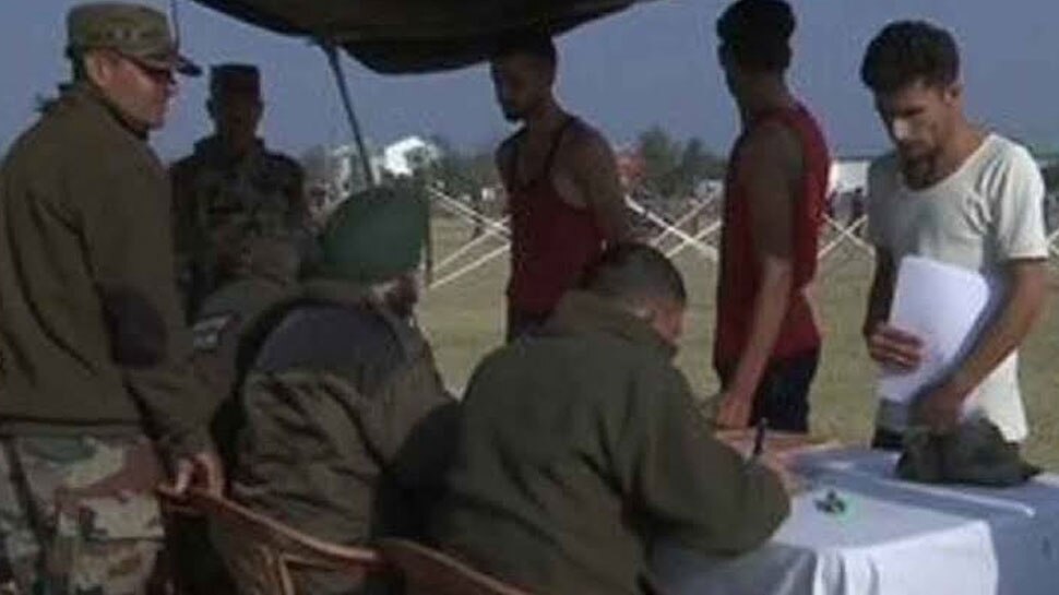 UP: सेना में भर्ती करवाने के नाम पर वसूलते थे लाखों, पुलिस ने फिल्मी अंदाज में दबोचा