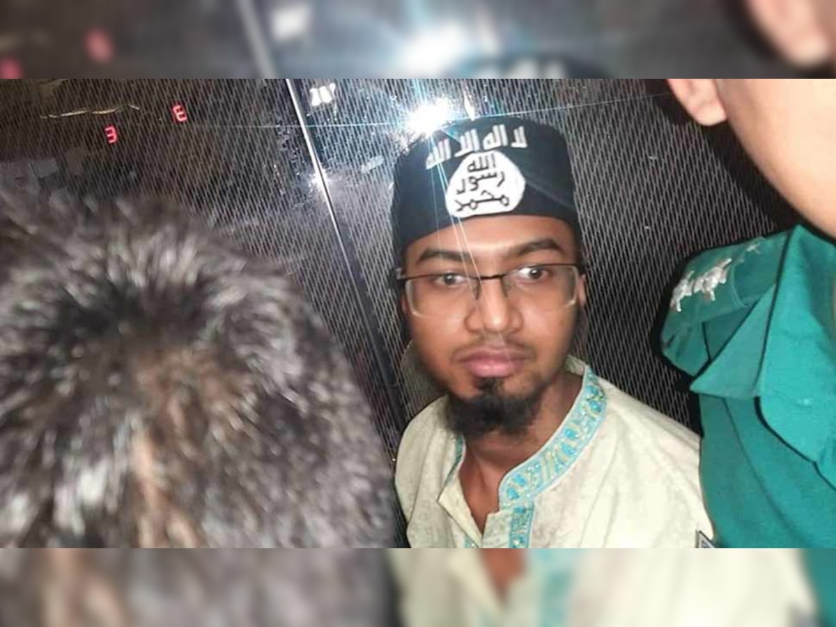 ढाका: आतंकी रकीबुल हसन रिगन ने आईएसआईएस की कैप पहनी.
