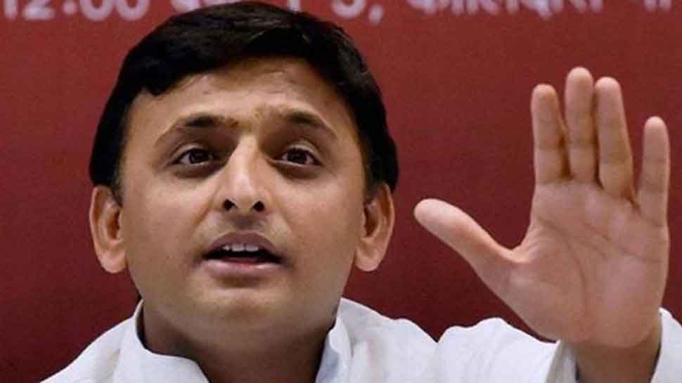 अखिलेश ने लगाया योगी सरकार पर आरोप, कहा- यूपी में कंट्रोल से बाहर कानून-व्यवस्था