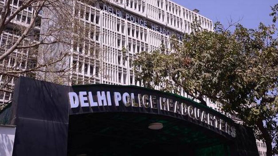 राष्ट्रपति भवन में डाली जा रही पानी लाइन के पाइप चोरी, घटना CCTV कैमरे में कैद