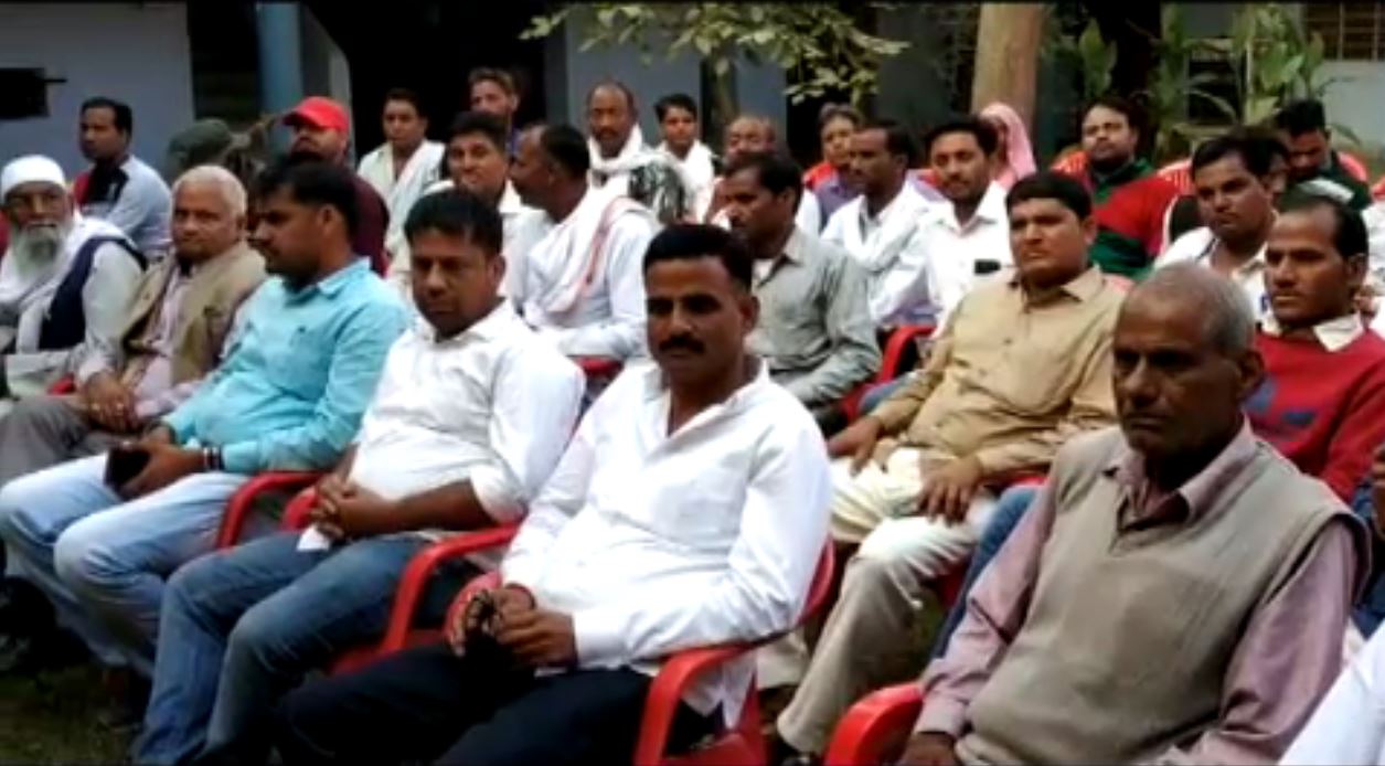 करौली: जनसुनवाई में आई दिक्कतों की बाढ़, कानून का राज कायम करने पर हुई चर्चा करौली: जनसुनवाई में आई दिक्कतों की बाढ़, कानून का राज कायम करने पर हुई चर्चा