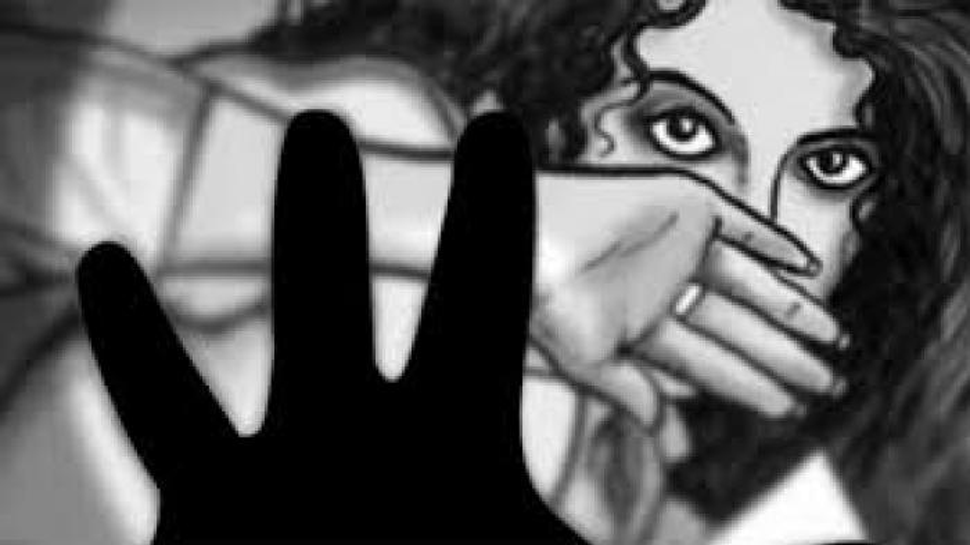 सीतापुर: महिला सिपाही ने पति और उसके दोस्तों पर लगाया गैंगरेप का आरोप, मामला दर्ज
