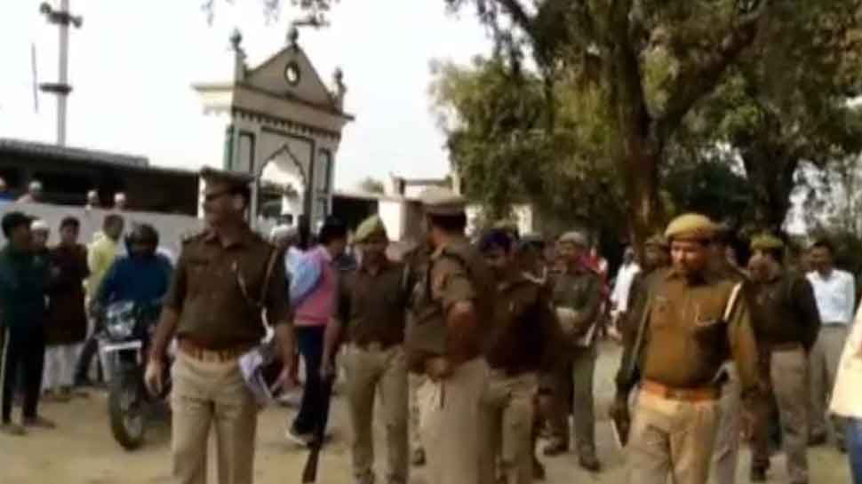 एसपी ने लगाई पुलिस लाइन की मस्जिद में बाहरी लोगों की एंट्री पर रोक, मचा हंगामा