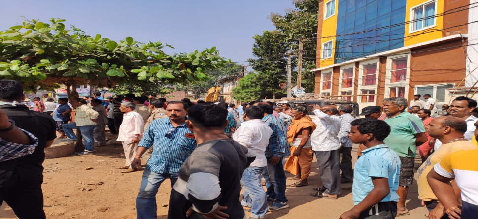 ମାଟିରେ ମିଶିଲା ପୁରୁଣା ଲିଙ୍ଗରାଜ ମାର୍କେଟ କମ୍ପଲେକ୍ସ