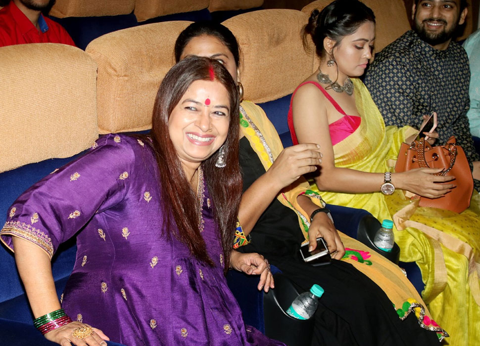 सैनिकों के परिवारों और संघर्ष पर है गीत Rekha Bhardwaj
