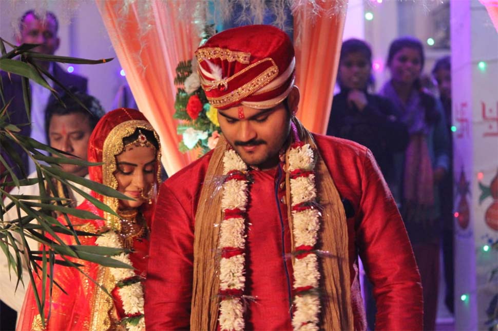 फिल्म की शूटिंग है यह तस्वीर Akshara Singh