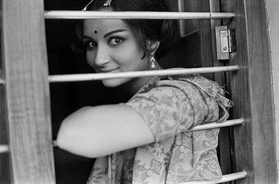 1967 में आई थी फिल्म 'एन एवनिंग इन पेरिस' Sharmila Tagore