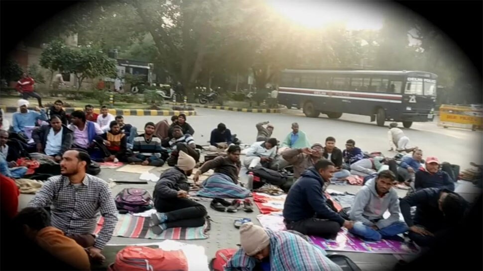 Delhi Police removes Divyang people sitting on dharna on Mandi House