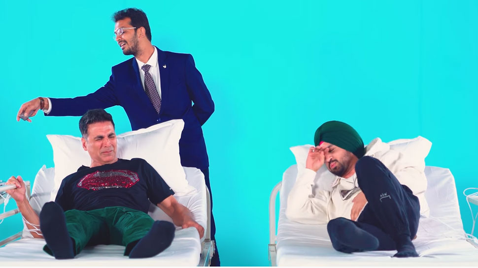 अक्षय-दिलजीत ने महसूस किया मां बनने का दर्द! VIDEO में देखिए लेबर पेन टेस्ट