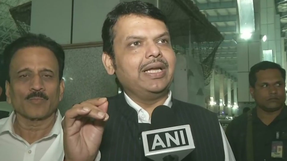 सावरकर पर फडणवीस ने पूछा- शिवसेना नेता पहले तीखी प्रतिक्रिया देते थे, अब नरम क्यों हो गए?