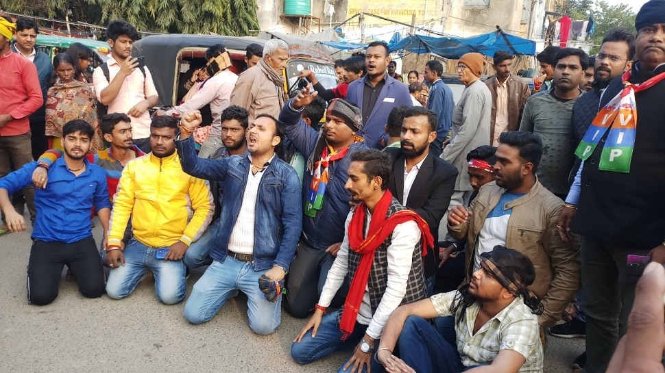 बिहार: VIP ने थाने का किया घेराव, मुकेश सहनी की पुलिस से हुई तू तू-मैं मैं