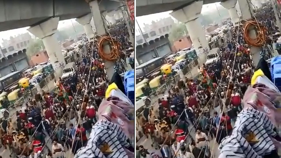 दिल्ली: CAA के खिलाफ जामिया के बाद जाफराबाद में हिंसक प्रदर्शन, पुलिस ने छोड़े आंसू गैस दिल्ली: CAA के खिलाफ जामिया के बाद जाफराबाद में हिंसक प्रदर्शन, पुलिस ने छोड़े आंसू गैस
