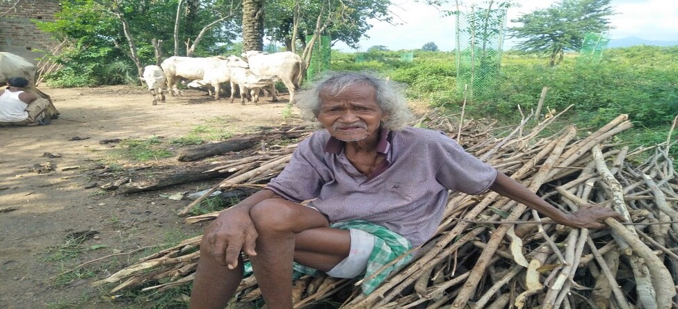 ସରକାରୀ ଯୋଜନାରେ କଣ୍ଟକ ସାଜିଛି ସଂକୀର୍ଣ୍ଣ ରାଜନୀତି ସରକାରୀ ଯୋଜନାରେ କଣ୍ଟକ ସାଜିଛି ସଂକୀର୍ଣ୍ଣ ରାଜନୀତି