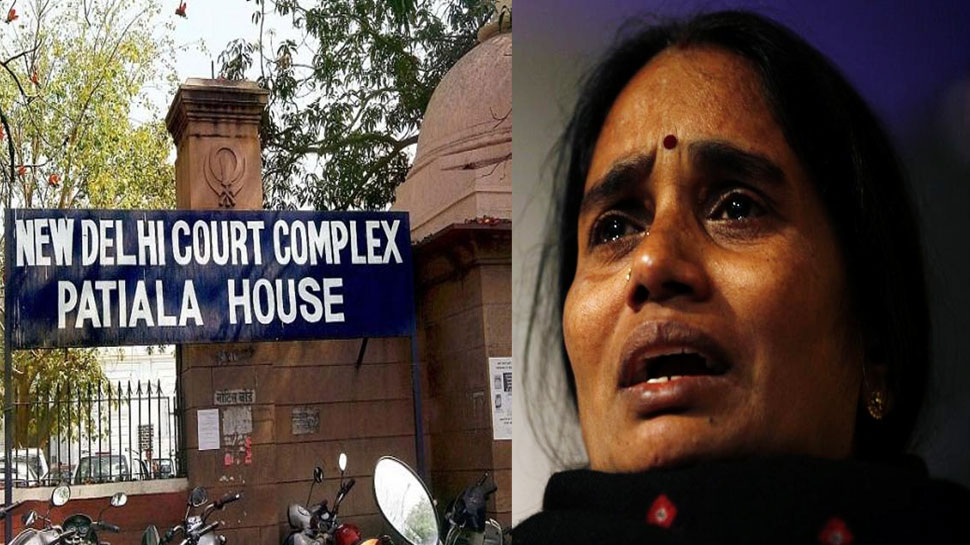 निर्भया केस: दोषियों को जल्द फांसी पर सुनवाई 7 जनवरी तक टली, रो पड़ीं निर्भया की मां