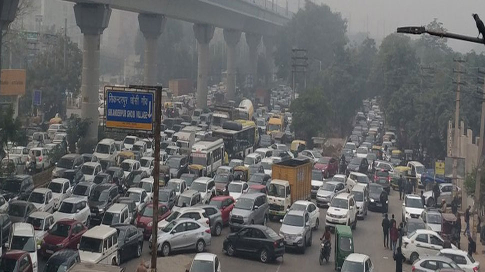 CAA के खिलाफ प्रदर्शन से जाम हुई दिल्‍ली, सड़कों पर दौड़ने की बजाए खड़े द‍िखे वाहन, जानें प्रभावित इलाके