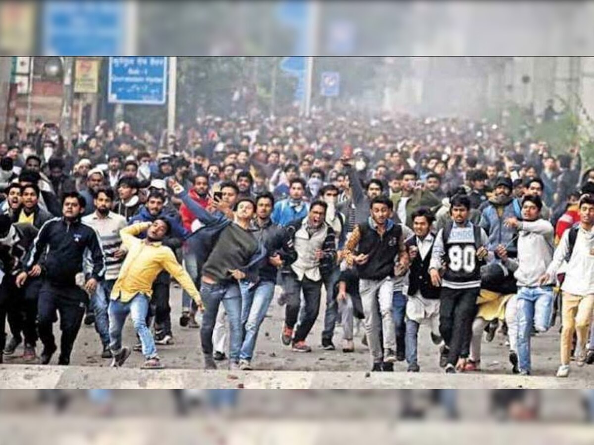 पुलिस को अंदेशा था कि बांग्लादेशियों की बहुतायत होने के चलते कहीं भीड़ नरेला-बबाना इलाके में भी सड़कों पर न उतर आए.".(फाइल फोटो)