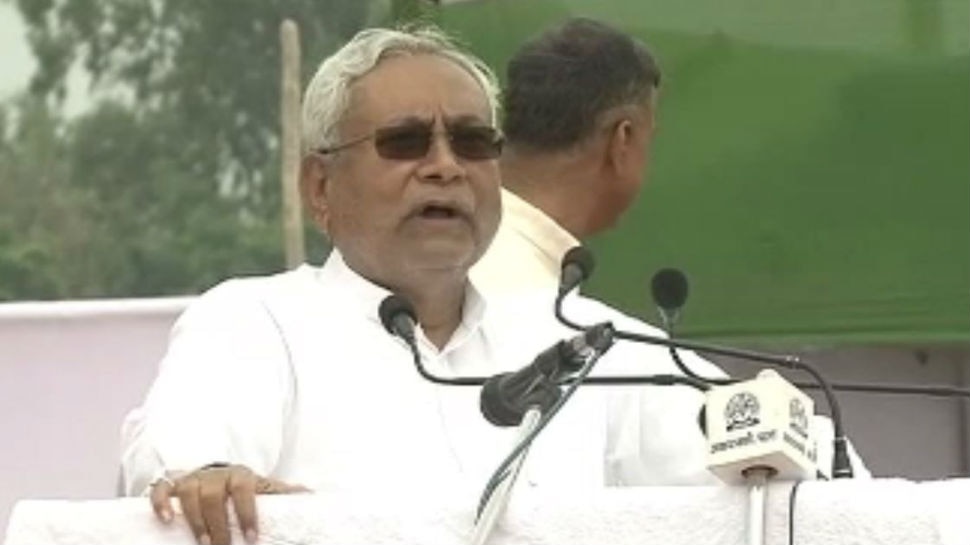 बिहार: अल्पसंख्यकों पर नीतीश कुमार के बयान पर सियासत शुरू, कांग्रेस ने साधा निशाना