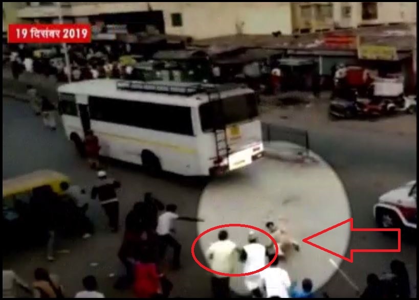 अहमदाबाद में दंगाइयों की ना&#039;पाक&#039; करतूत! पुलिसवालों को जान से मारने की कोशिश
