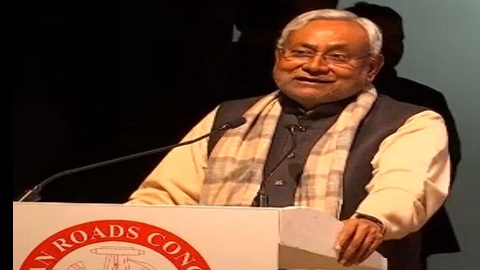 बिहार: CM नीतीश की अधिकारियों को चेतावनी, कहा- लापरवाही करने पर होगी कार्रवाई