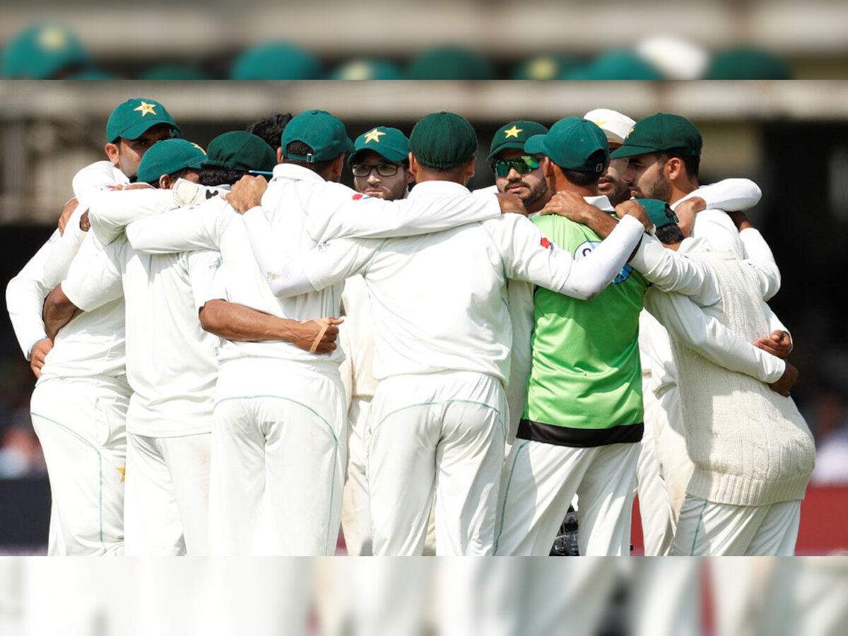 कराची टेस्ट में पाकिस्तान ने श्रीलंका को बड़ी बढ़त लेने नहीं दी.  (फोटो: Reuters)