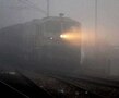 कोहरा और प्रदर्शन से थम रही ट्रेनों की चाल