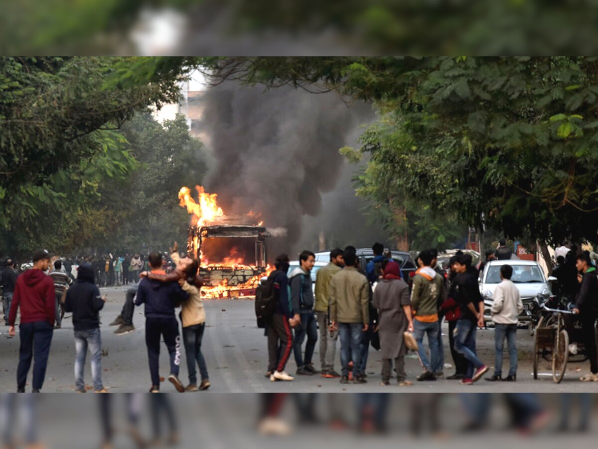 जामिया हिंसा: बांग्लादेशी बरसा रहे थे पुलिस पर पत्थर, दिल्ली में करते हैं नशे का धंधा