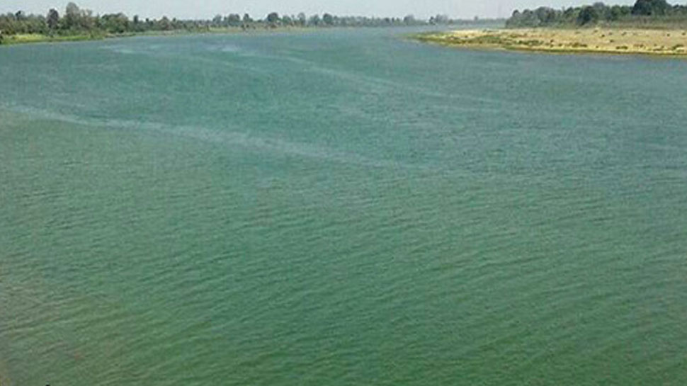 मध्य प्रदेश में नदियों पर करोड़ों रुपए बहे, फिर भी लोग प्यासे मध्य प्रदेश में नदियों पर करोड़ों रुपए बहे, फिर भी लोग प्यासे