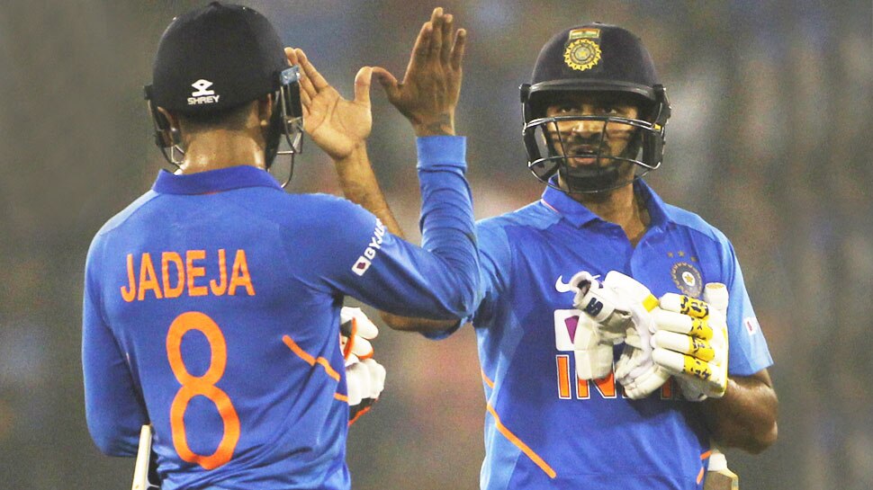 INDvsWI: 6 गेंद पर 17 रन ठोकने वाले शार्दुल बोले, विराट के विकेट के बारे में सोचता तो...