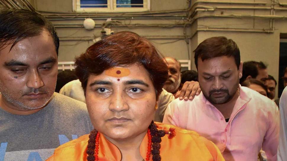 विमान सीट विवाद को लेकर छलका साध्वी प्रज्ञा का दर्द, बोलीं- मैं भी एक इंसान हूं