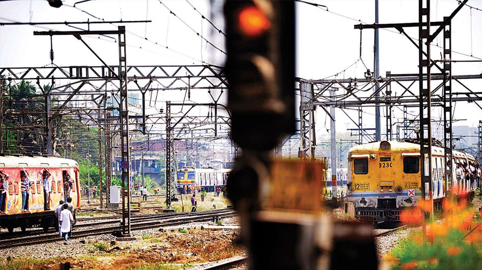 अब कोहरे-बारिश में नहीं थमेगी ट्रेनों की रफ्तार, रेलवे ने शुरू किया सबसे बड़ा मॉर्डनाइजेशन प्रोजेक्ट अब कोहरे-बारिश में नहीं थमेगी ट्रेनों की रफ्तार, रेलवे ने शुरू किया सबसे बड़ा मॉर्डनाइजेशन प्रोजेक्ट