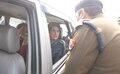 मेरठ जा रहे राहुल-प्रियंका रास्ते में ही रोके गए