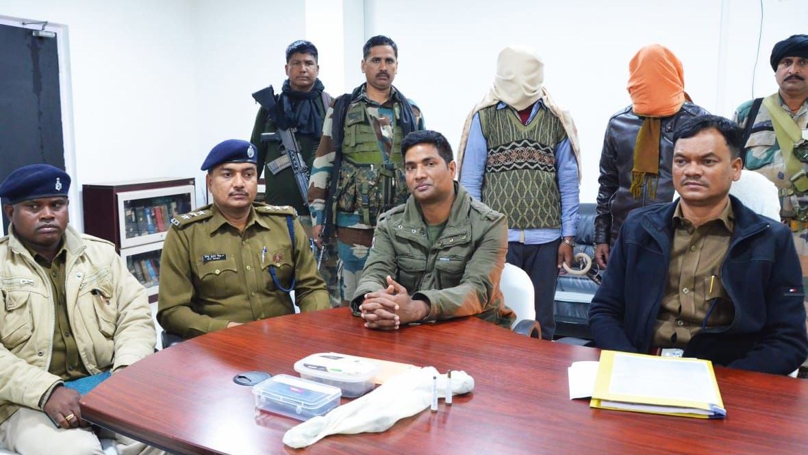 झारखंड में पुलिस की छापेमारी में लगातार गिरफ्तार किए जा रहे नक्सली